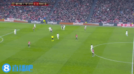 中超：广州队主场3-1击败深圳队