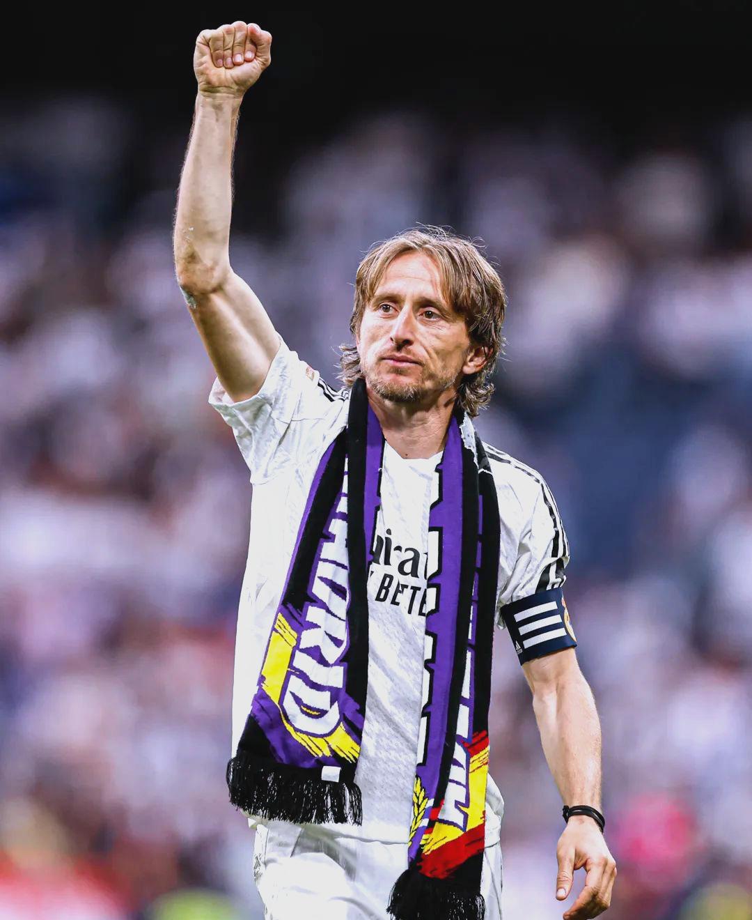 四川男篮97比109不敌青岛男篮